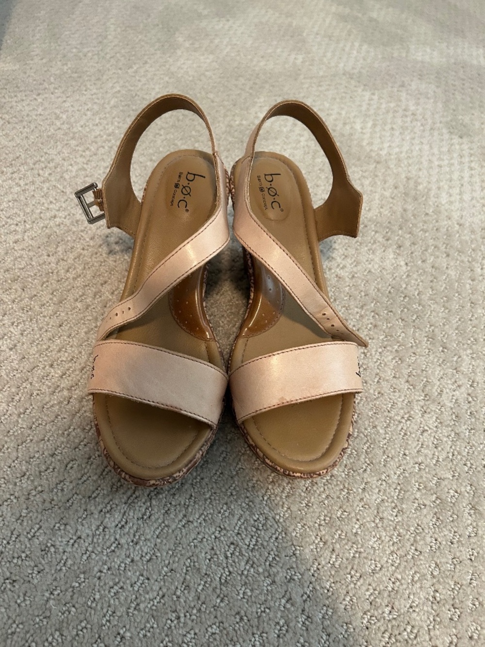 Women’s wedge sandals
